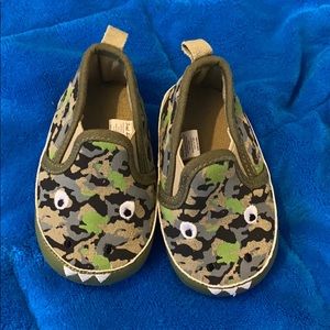 Baby slip on shoes